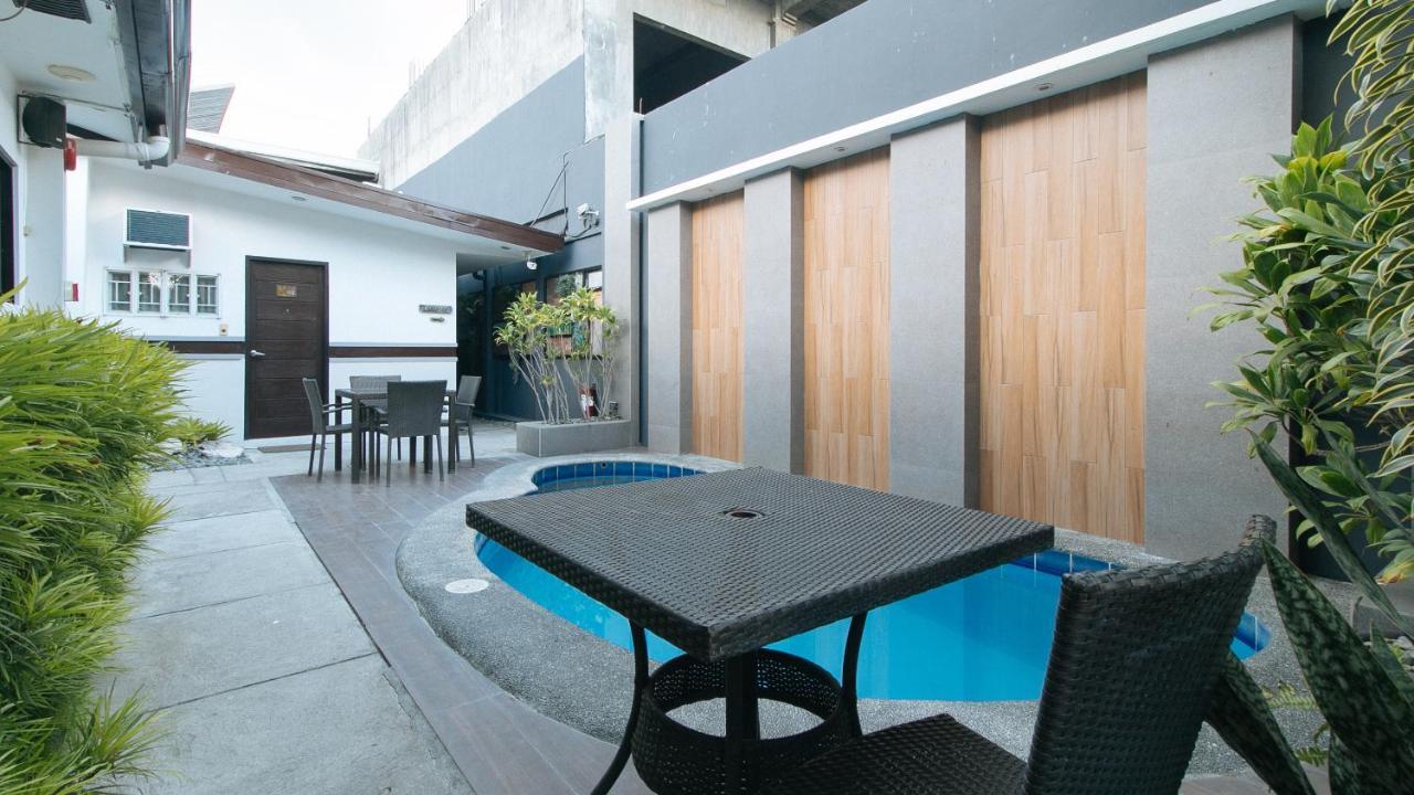 Reddoorz @ Gardenview Hotel Gtower אנגלס מראה חיצוני תמונה