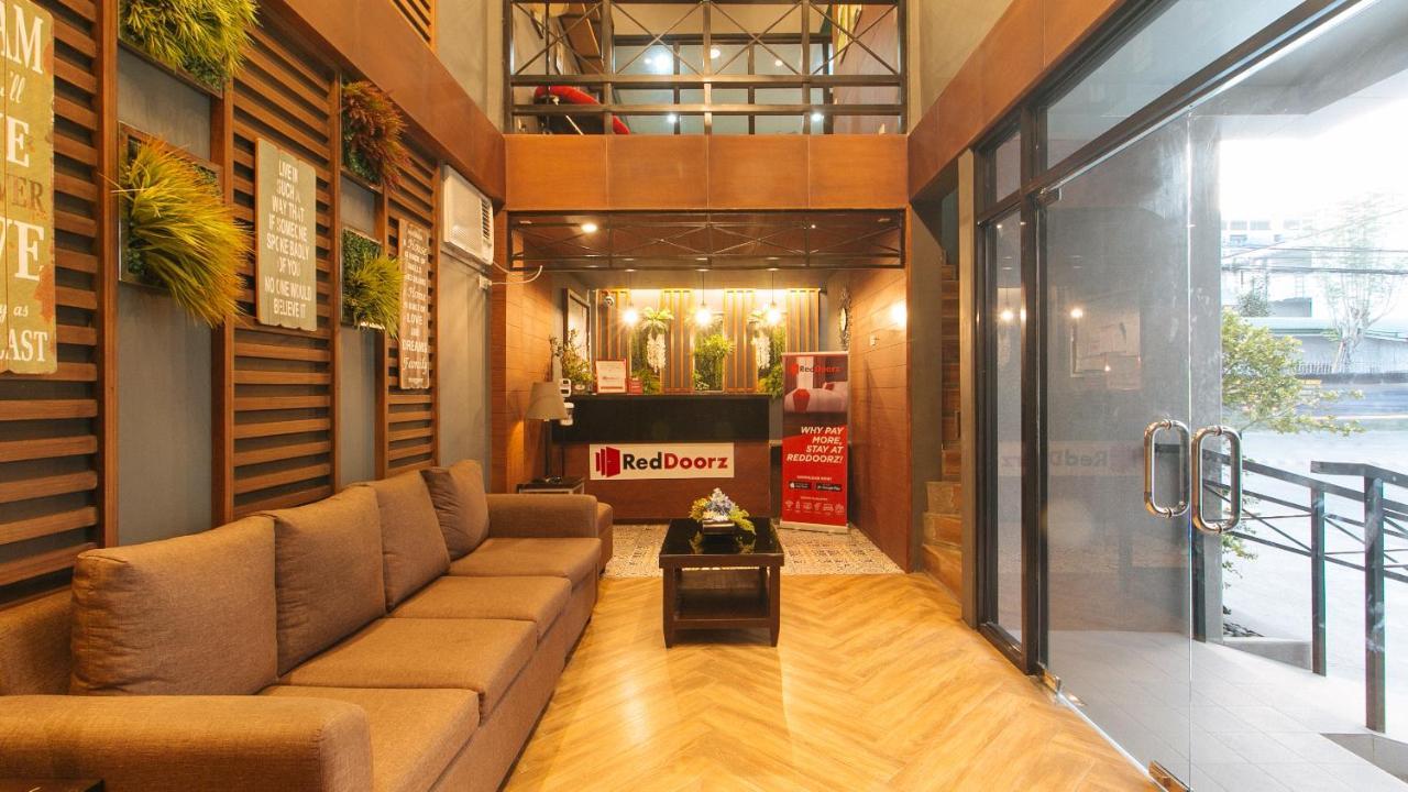 Reddoorz @ Gardenview Hotel Gtower אנגלס מראה חיצוני תמונה