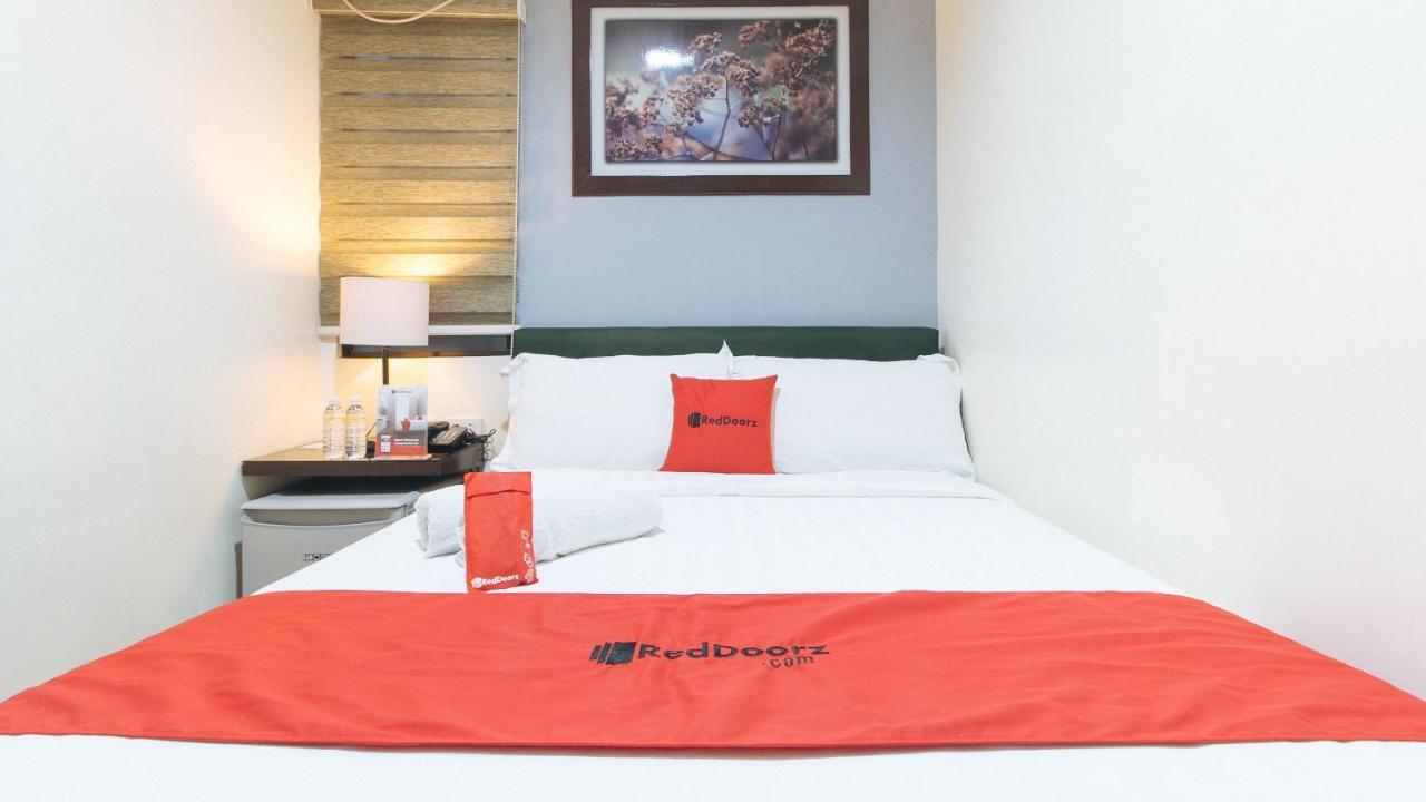 Reddoorz @ Gardenview Hotel Gtower אנגלס מראה חיצוני תמונה