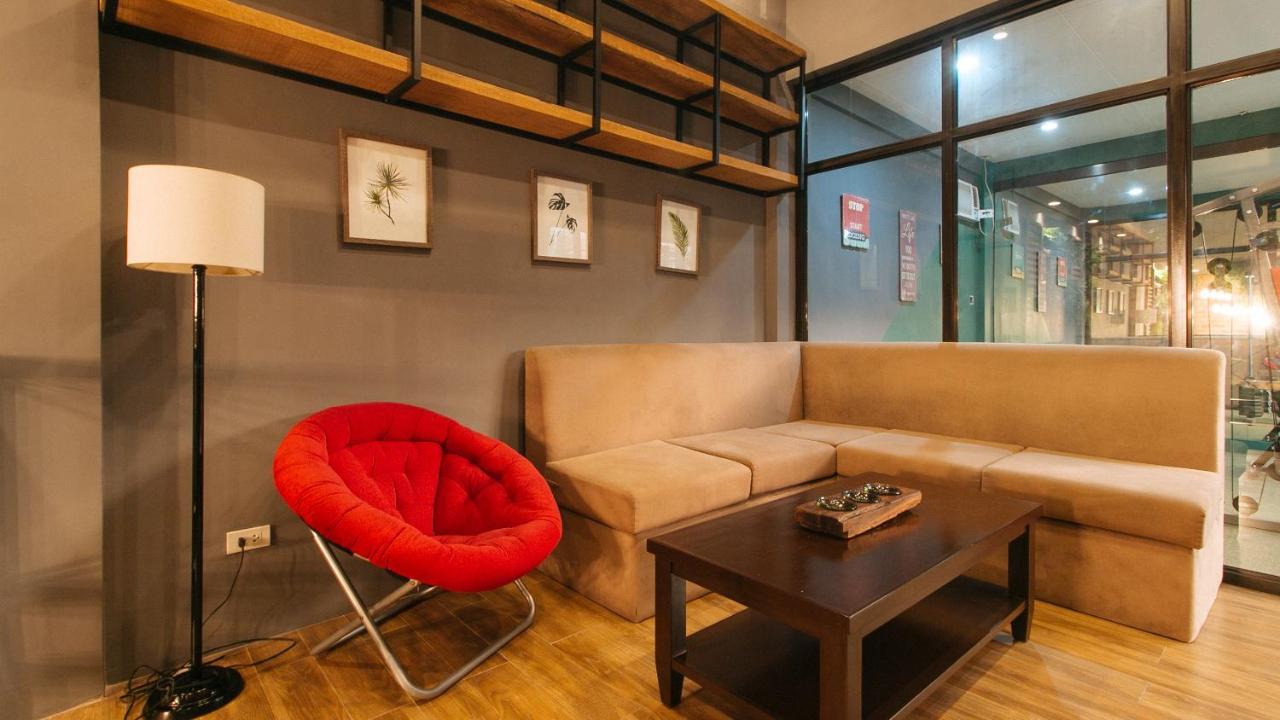 Reddoorz @ Gardenview Hotel Gtower אנגלס מראה חיצוני תמונה