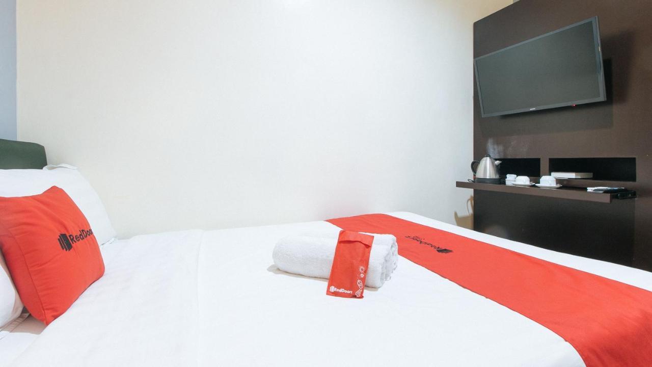 Reddoorz @ Gardenview Hotel Gtower אנגלס מראה חיצוני תמונה