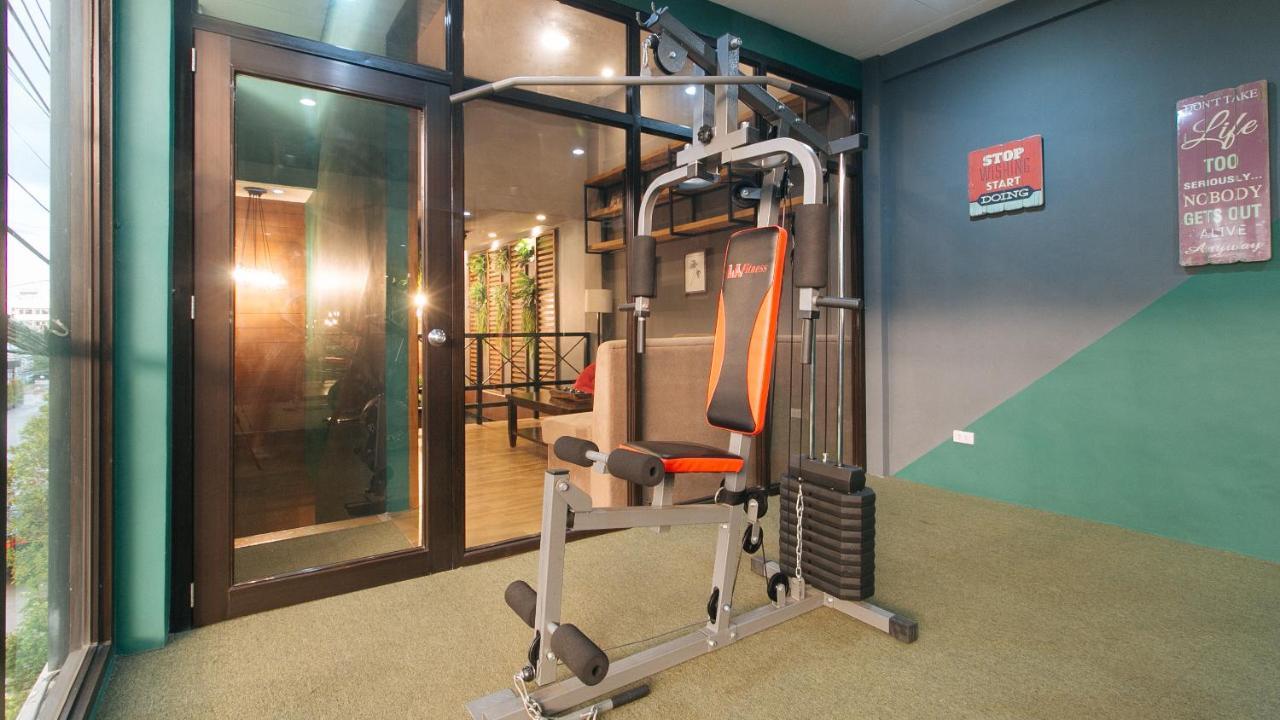 Reddoorz @ Gardenview Hotel Gtower אנגלס מראה חיצוני תמונה
