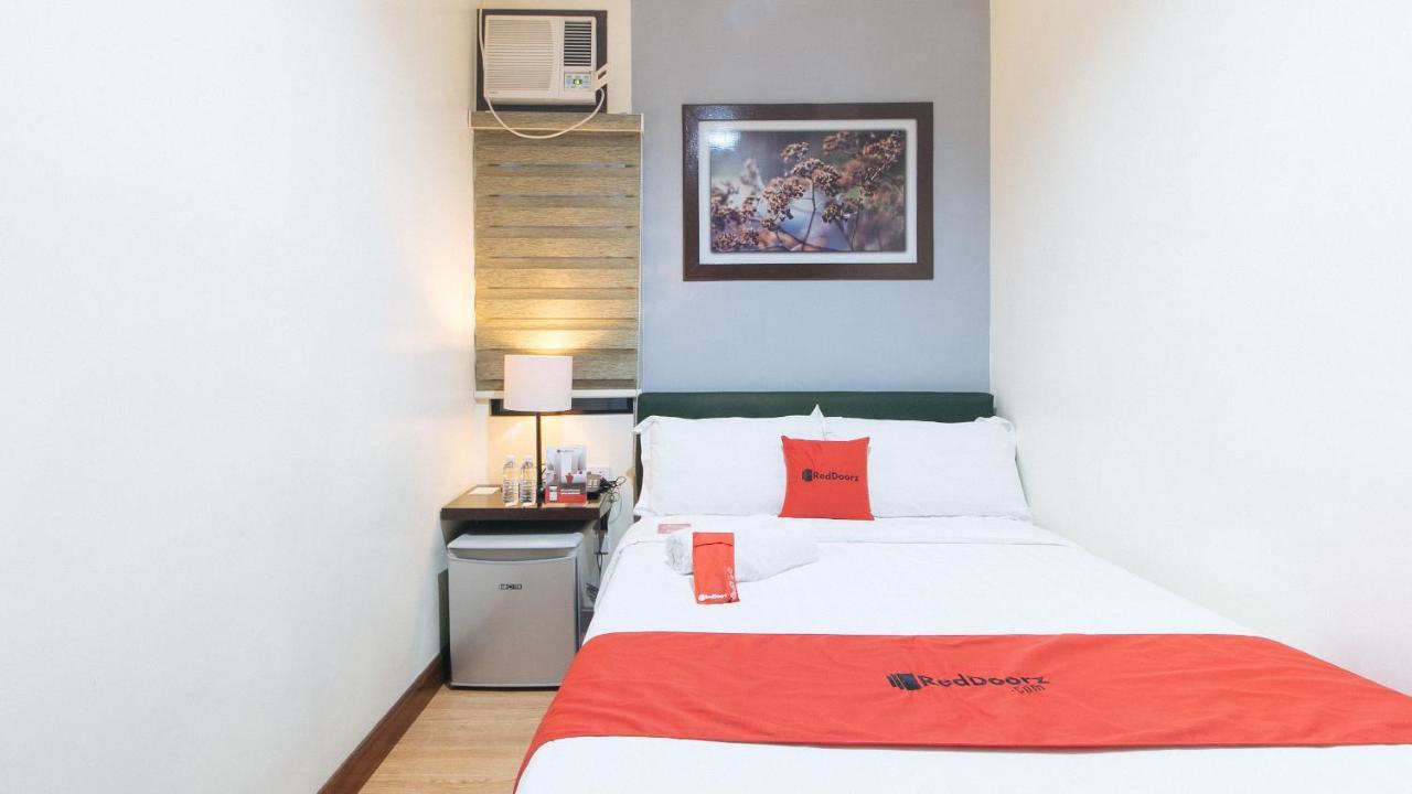 Reddoorz @ Gardenview Hotel Gtower אנגלס מראה חיצוני תמונה