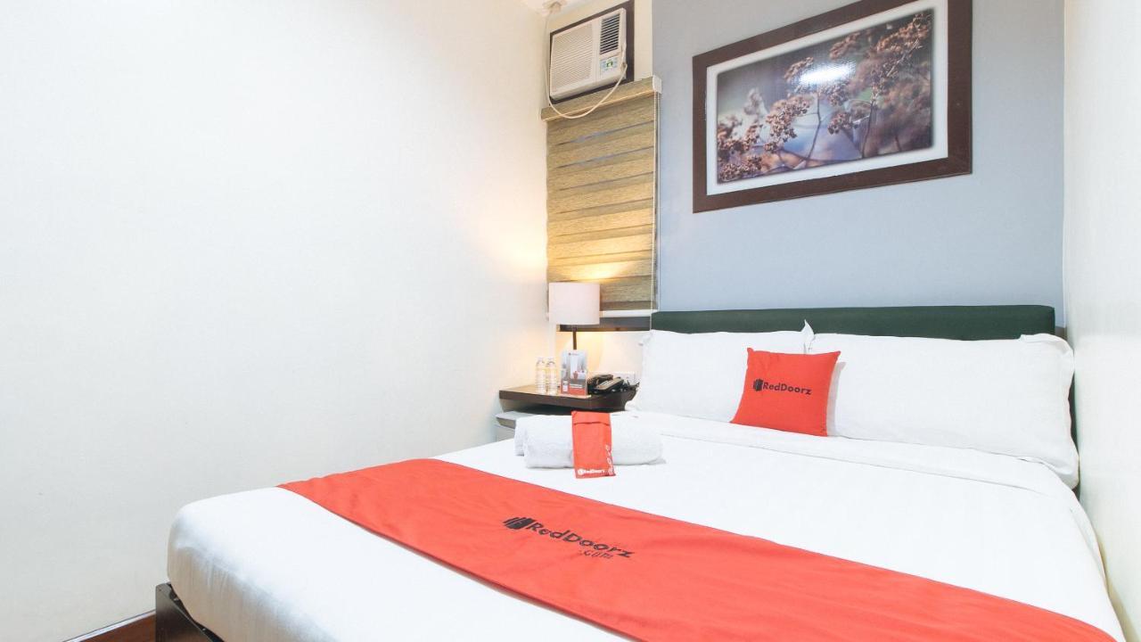 Reddoorz @ Gardenview Hotel Gtower אנגלס מראה חיצוני תמונה