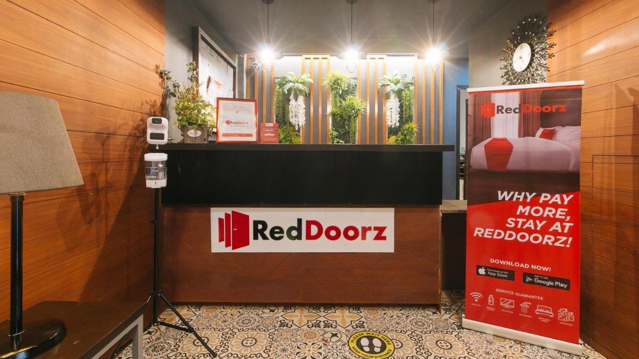 Reddoorz @ Gardenview Hotel Gtower אנגלס מראה חיצוני תמונה